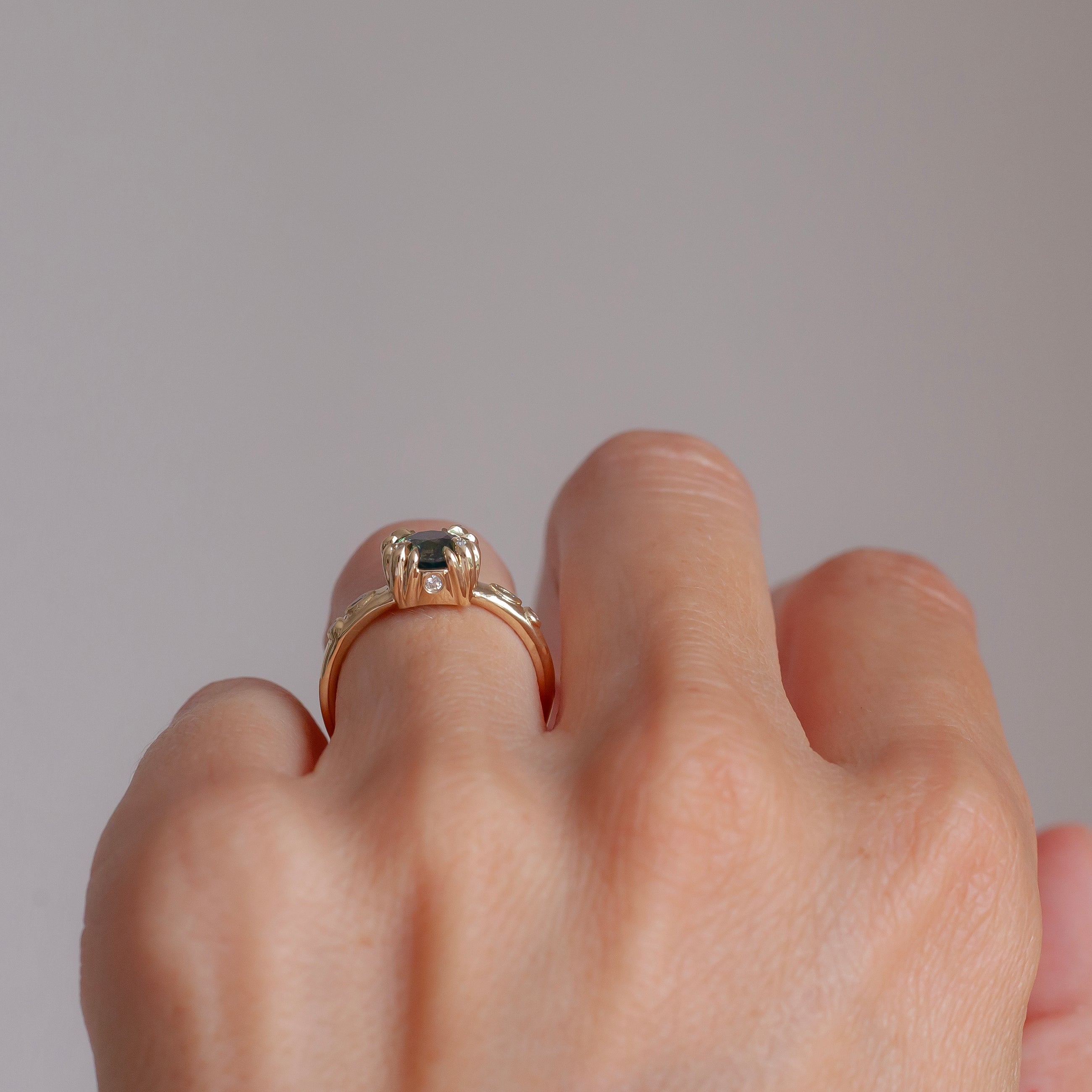 teal sapphire round ring 14k