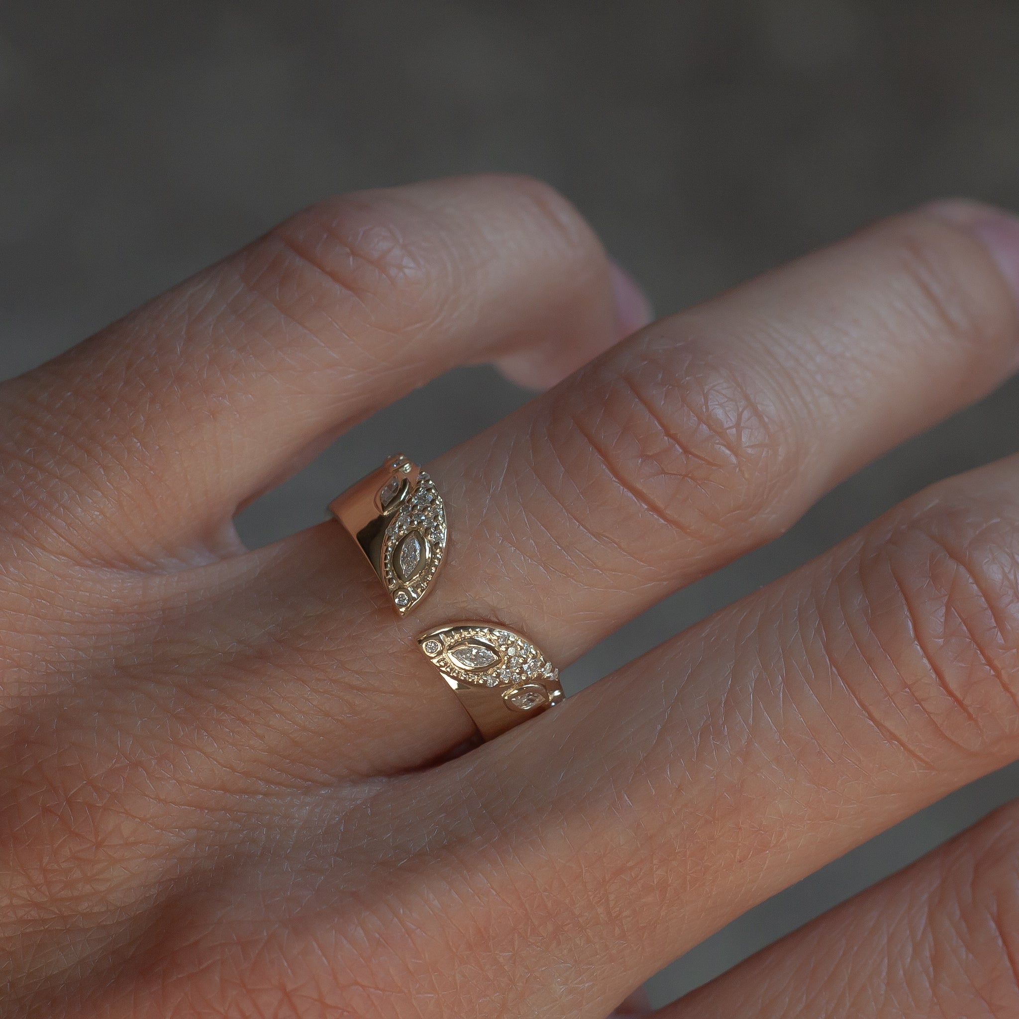 Open wedding band 14k