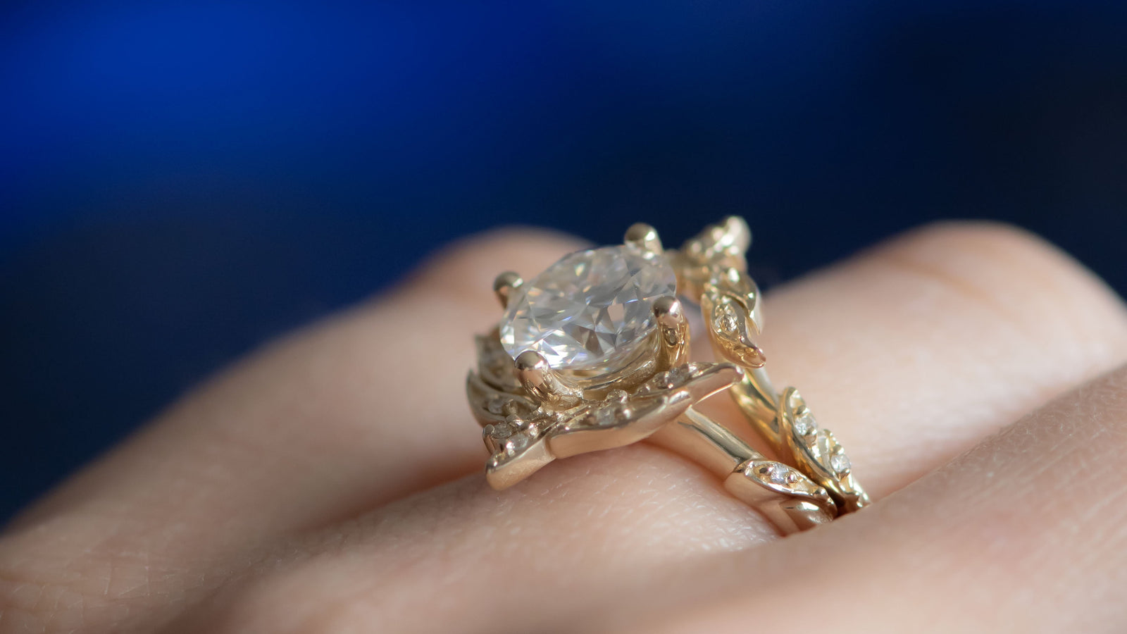 Round diamond floral engagement ring 14k