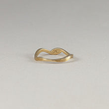 gold wave ring