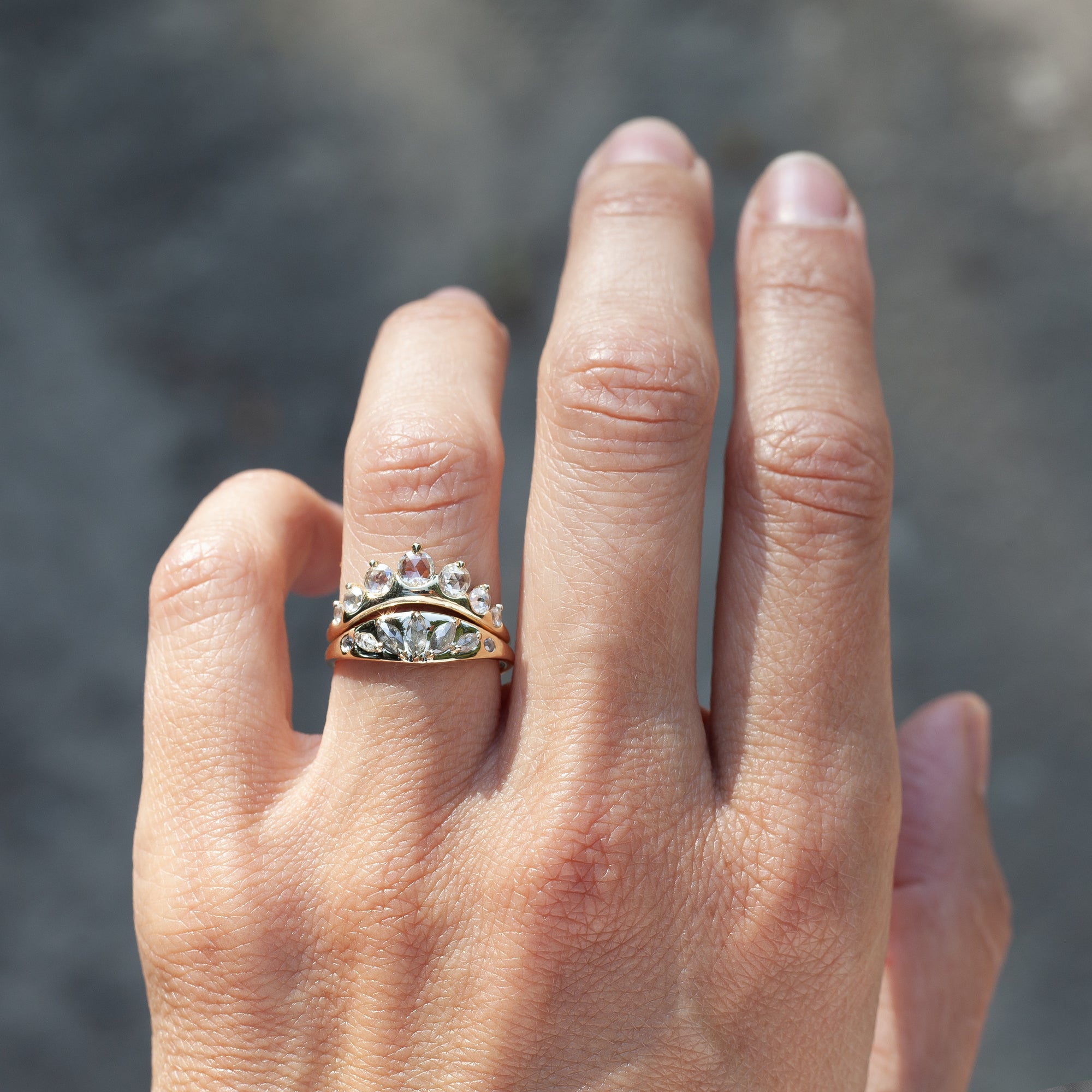 Gold signet ring with diamonds 