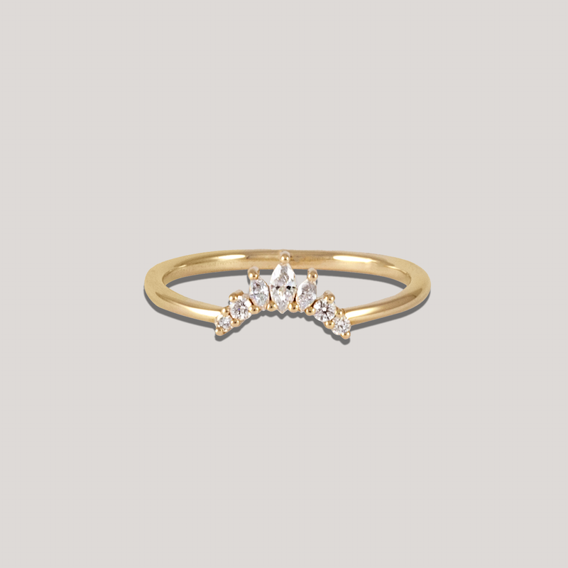 AMOUR — Crown Diamond Ring