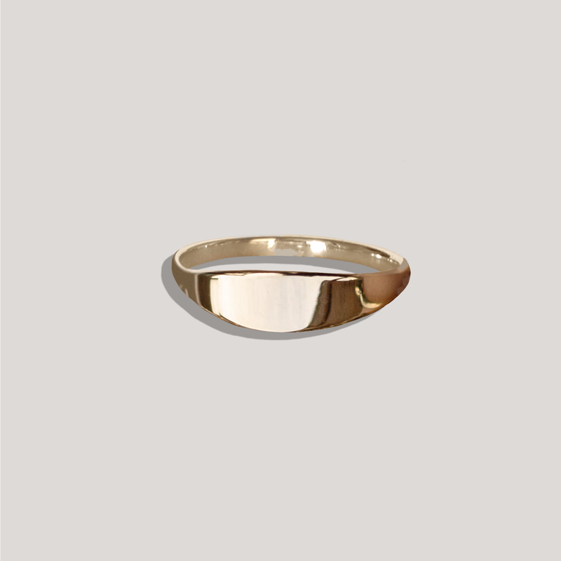 PETITE GAEA — Gold Signet Ring