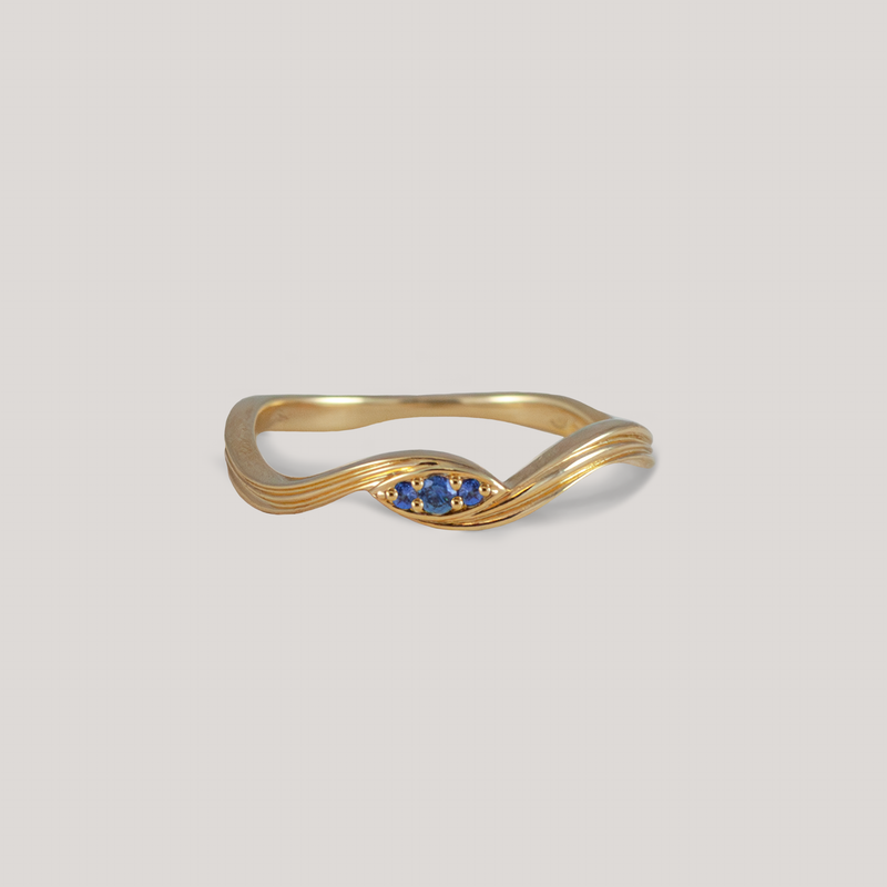 SIREN'S CALLING — Blue Sapphire Gold Ring