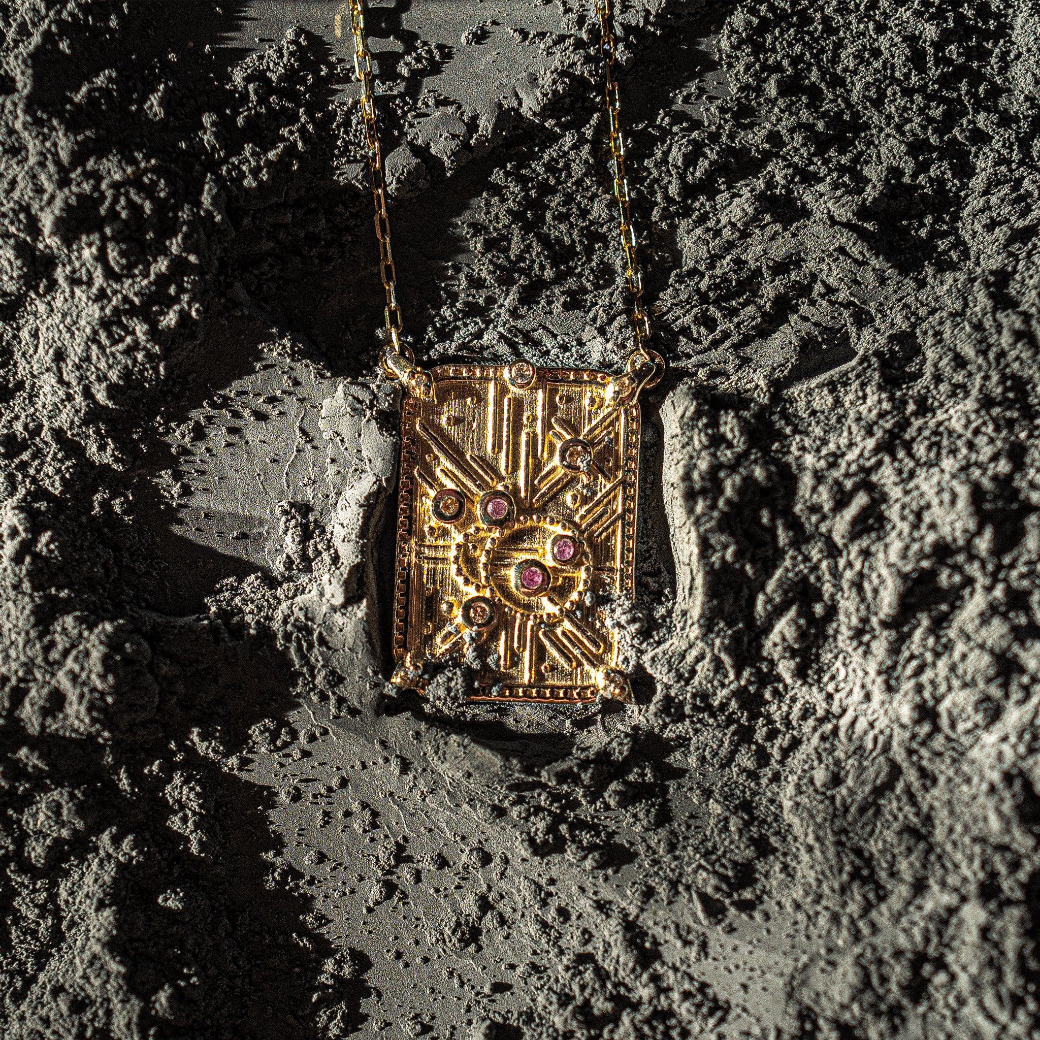 Diamond and Sapphire Necklace yellow gold